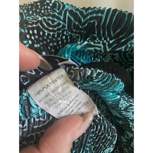Only 9 Womens turquoise and black plus size stretchy top. Size 3X - Picture 5 of 5